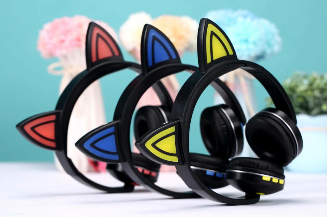 Special Limited Edtion Cat Ear LED Light Headband Style Over Ear Wireles Bluetooth Headphone